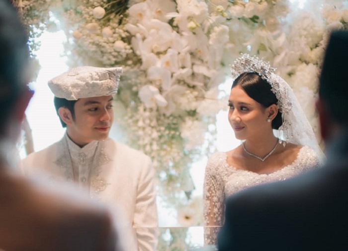 Momen Pernikahan Angga Yunanda dan Shenina Cinnamon