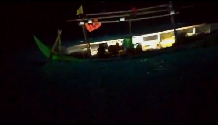 KARAM: Kondisi kapal sebelum tenggelam di perairan dekat PLTU Kamis (13/2) malam.