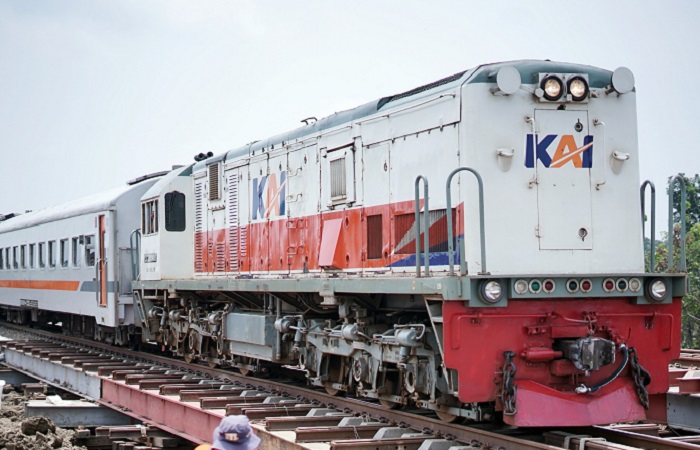 SUBSIDI: KA Kedungsepur Relasi Stasiun Poncol Semarang-Stasiun Ngrombo Grobogan.