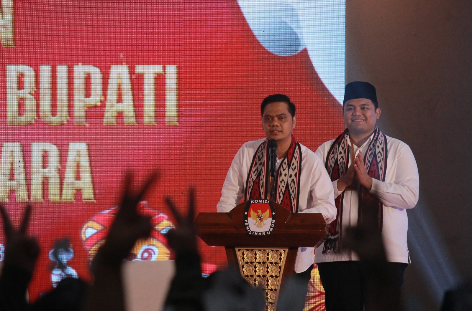 HANYA SEORANG: Bupati dan Wakil Bupati Jepara terpilih Witiarso Utomo dan M. Ibnu Hajar menyampaikan materi saat debat sebelum Pilkada beberapa waktu lalu.