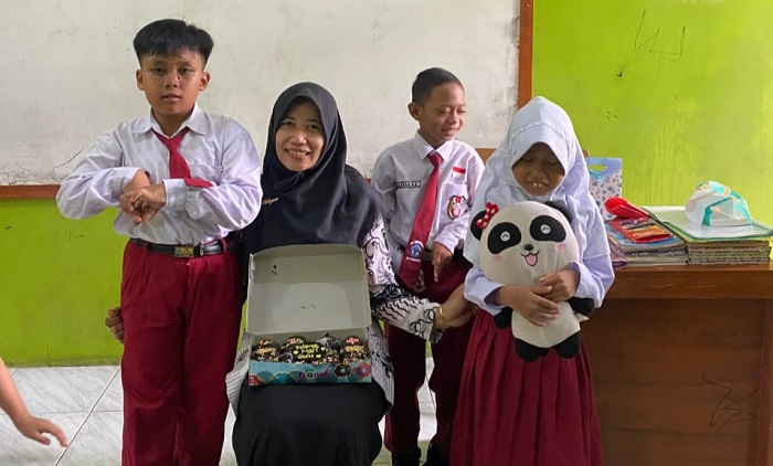 INTERAKTIF: Dwi Haryanti berikan pembelajaran kepada peserta didik dengan kebutuhan khusus baru-baru ini.