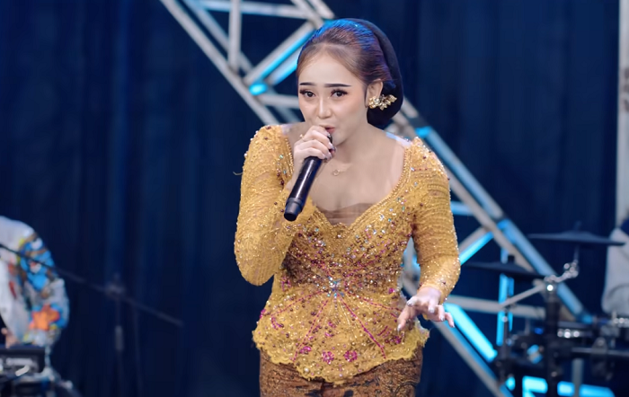 Silvy Kumalasari - Rasah Bali (Official Music Video)/Youtube Berkah Talenta