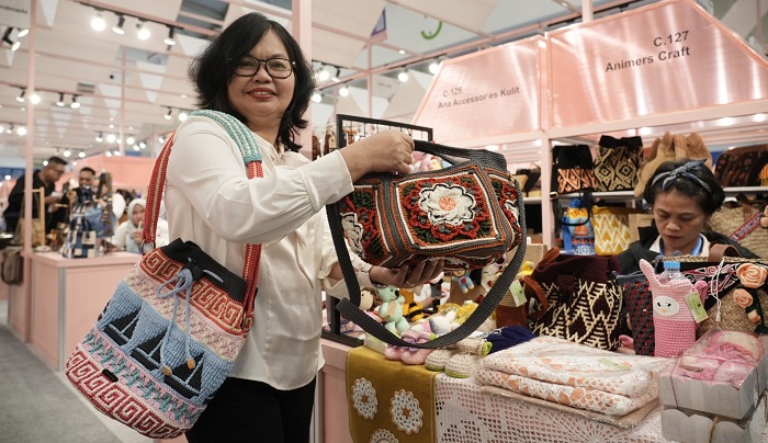 Anita M Simamora, pendiri Animers Craft, membagikan kisah perjalanannya dalam membangun bisnis kerajinan tangan