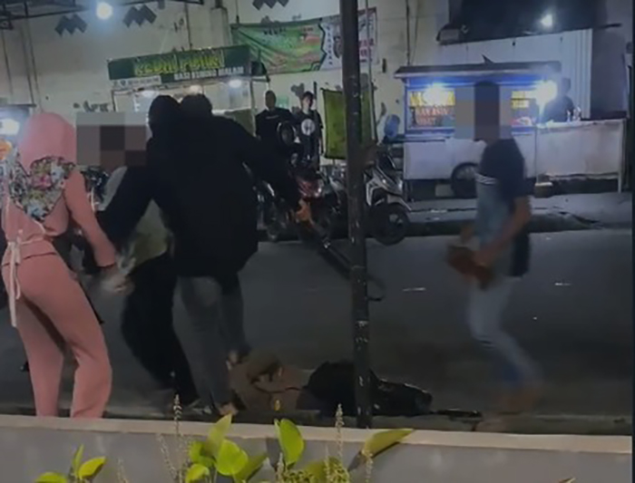 Tangkapan layar video pengroyokan oknum TNI di Mapolres Tarakan.