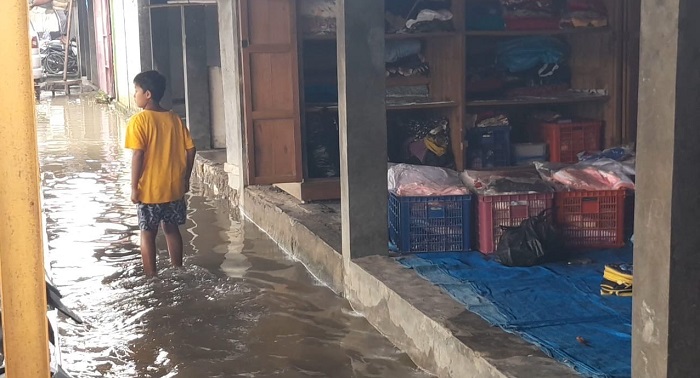 MELUAP: Pasar Wado di Kecamatan Kedungtuban tergenang ajr luapan yang disebabkan hujan selama berhari-hari kemarin.