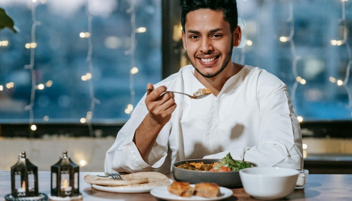 Ilustrasi buka puasa (Foto : Michael Burrows/Pexels)