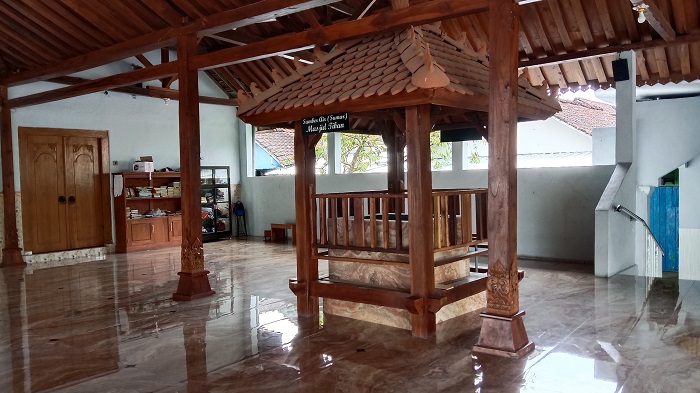 IKONIK: Bangunan Masjid Tiban Nurul Huda di Desa Gedongmulyo, Lasem