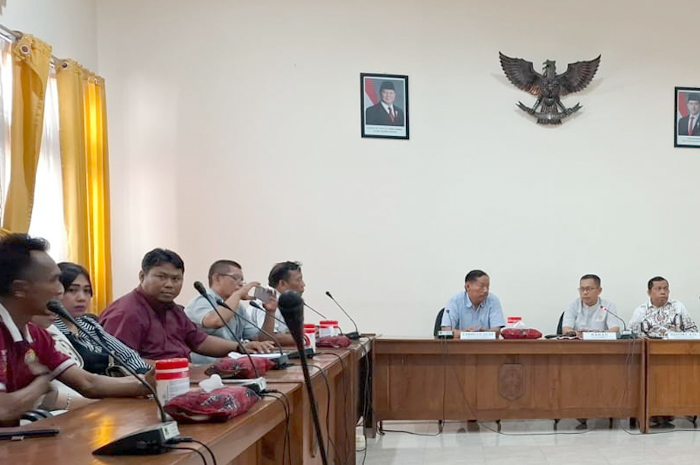 RAPAT: Audiensi Komisi A DPRD Kabupaten Pati terkait polemik ruko di Desa Semampir Kecamatan Pati.