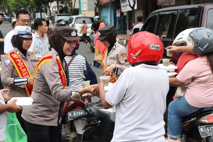 Momen Ramadan, Polres Jepara Gelar Pengaturan Lalu Lintas Sore Hari Hingga Bagi Takjil