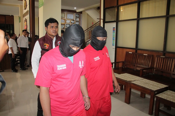 Pelaku pengedar narkoba yang dibekuk polisi