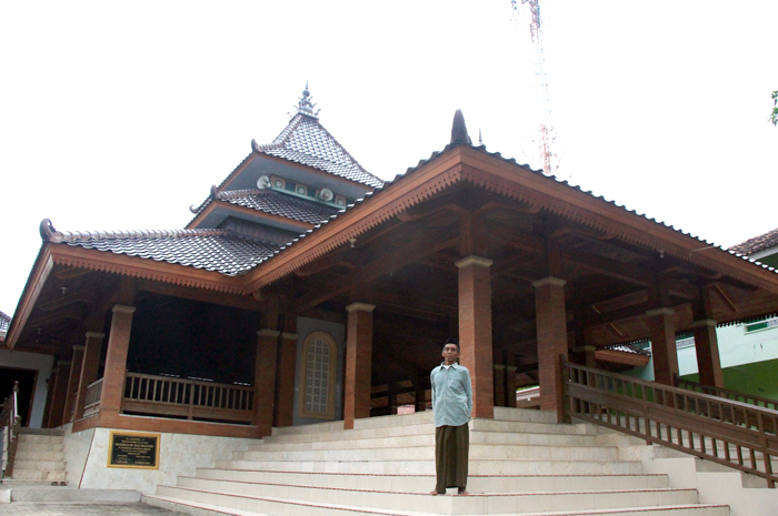 SARAT SEJARAH: Masjid Blitung, Sarang, Rembang memiliki gaya arsitek masjid pada zaman era Kerajaan Islam Demak dengan ciri khas atap tumpang dan mustaka.