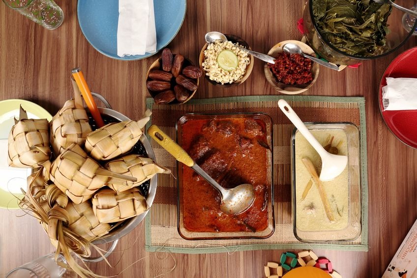 hidangan lebaran opor dan rendang