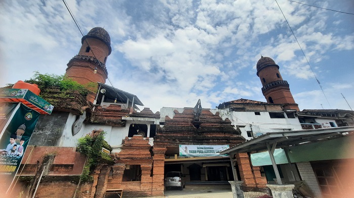 KOKOH: Masjid Baiturrahman Menduran, Kecamatan Brati, yang tampak dari susunan batu-bata terlihat kokoh dan megah.