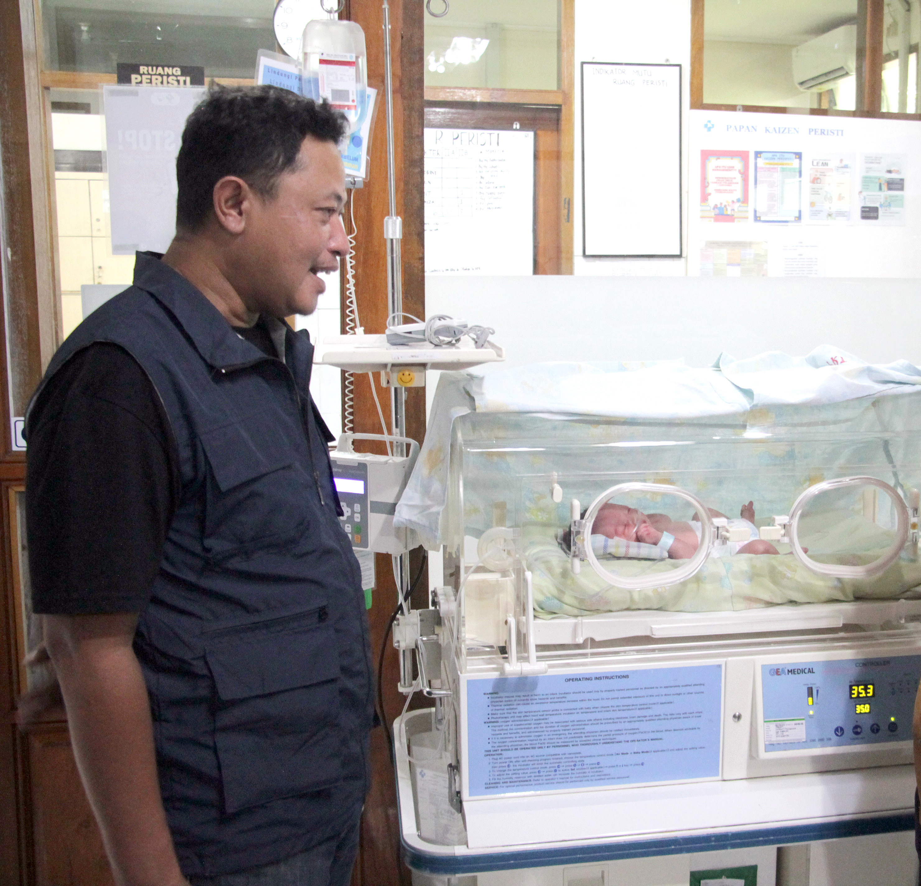 ADOPSI: Kondisi bayi yang dibuang orang tuanya masih dirawat di RS Mardi Rahayu Kudus.  &nbsp;