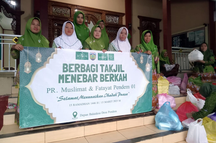 PEDULI: PLN UIK Tanjung Jati B, melalui Yayasan Baitul Maal (YBM)&nbsp;berbagi ta&rsquo;jil kepada&nbsp;orang musafir&nbsp;yang melewati Balai Desa Pendem, Jepara.