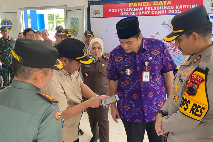AMAN: Wakil Bupati Jepara M. Ibnu Hajar mengecek posko mudik Lebaran di sejumlah titik kemarin.