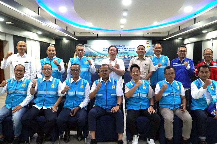 KOMPAK: Jajaran manajemen PLN UIK Tanjung Jati B serta perwakilan manajemen&nbsp;mengikuti Pengarahan Siaga Kelistrikan Ramadan dan Idulfitri 1446 H/2025 M&nbsp;di Ruang Kartini PLN Tanjung Jati B.
