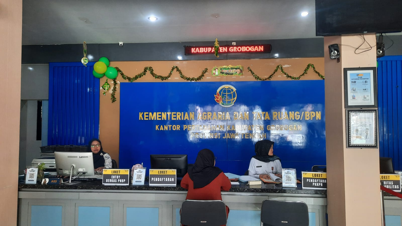 PELAYANAN: Kantor Pertanahan (Kantah) Grobogan saat membuka layanan.