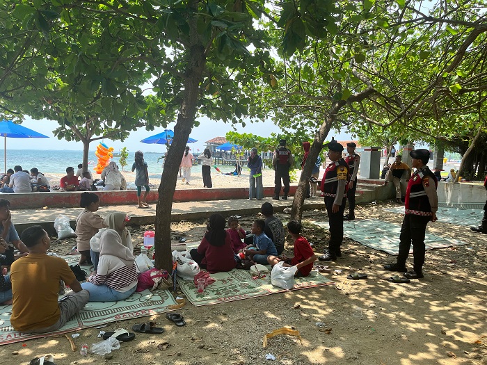 Antisipasi Kepadatan Pengunjung di Obyek Wisata Pantai, Polres Jepara Perkuat Pengamanan