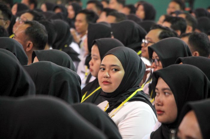 PELANTIKAN: Peserta PPPK saat mengikuti prosesi pelantikan tahun lalu. Untuk 2025 bakal dilaksanakan bulan Oktober.