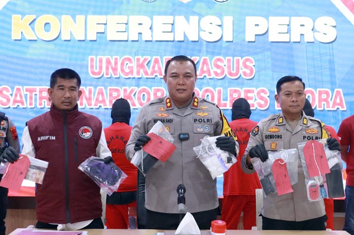 TEGAS: Kapolres Blora, AKBP Wawan Andi Susanto saat memberikan keterangan pada media.