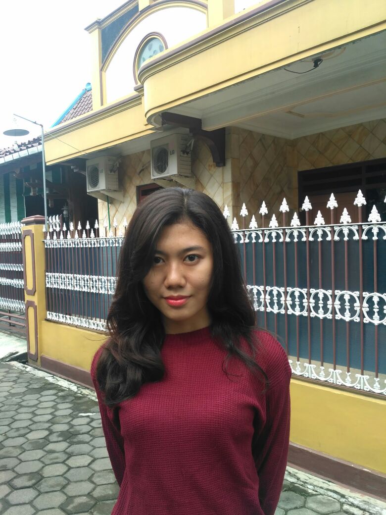 Sosok Zulfia Firdaus