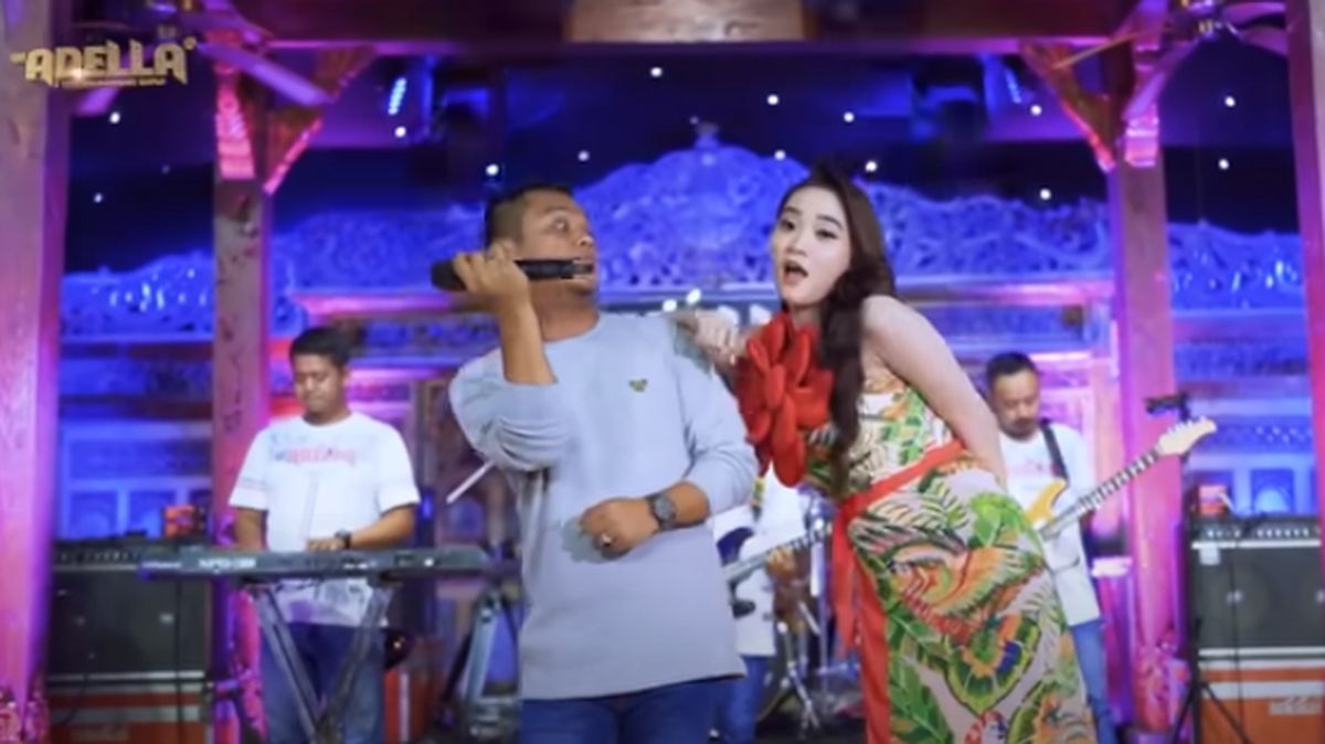 Difarina Indra Feat Fendik Adella