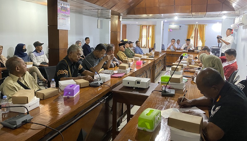 PEMBAHASAN: DPRD Blora menerima audiensi dari perwakilan paguyuban pasar seluruh Kabupaten Blora di DPRD kemarin