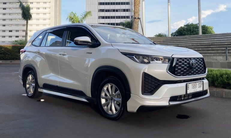 Innova Zenix Hybrid