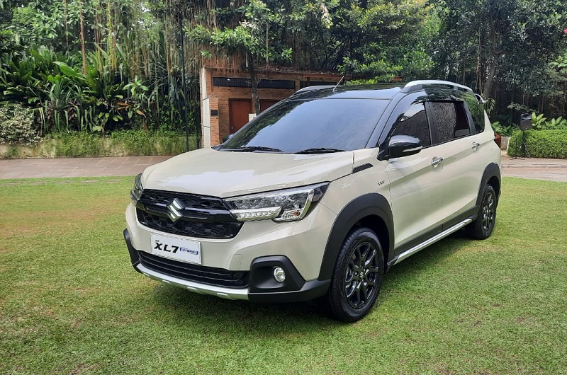 Suzuki XL7 Hybrid