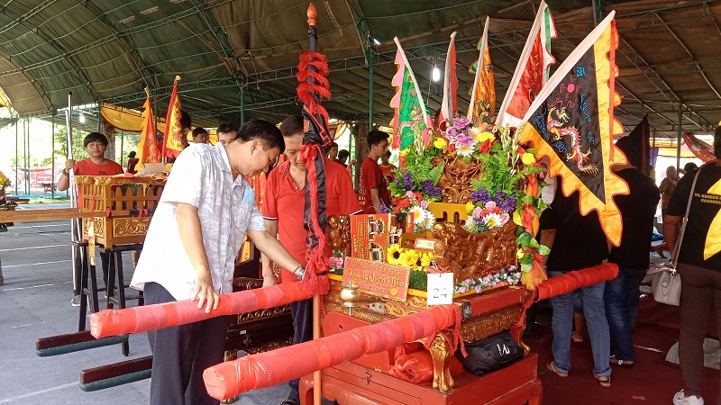 MERIAH: Suasana di Klenteng Cu An Kiong, Lasem kemarin (19/4) menjelang kirab budaya yang akan dilaksanakan hari ini (20/4)