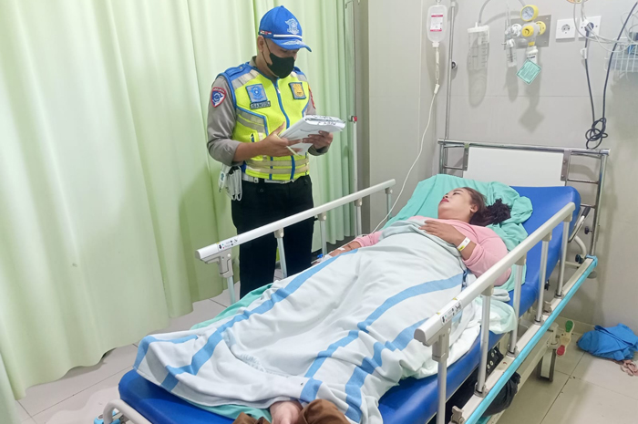 INTENS: Siti Barokah mendapatkan perawatan ke RSI Kudus kemarin.