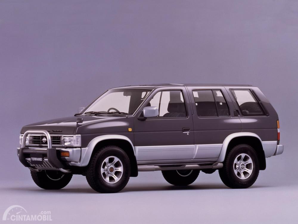 Nissan Terrano (cintamobil.com)