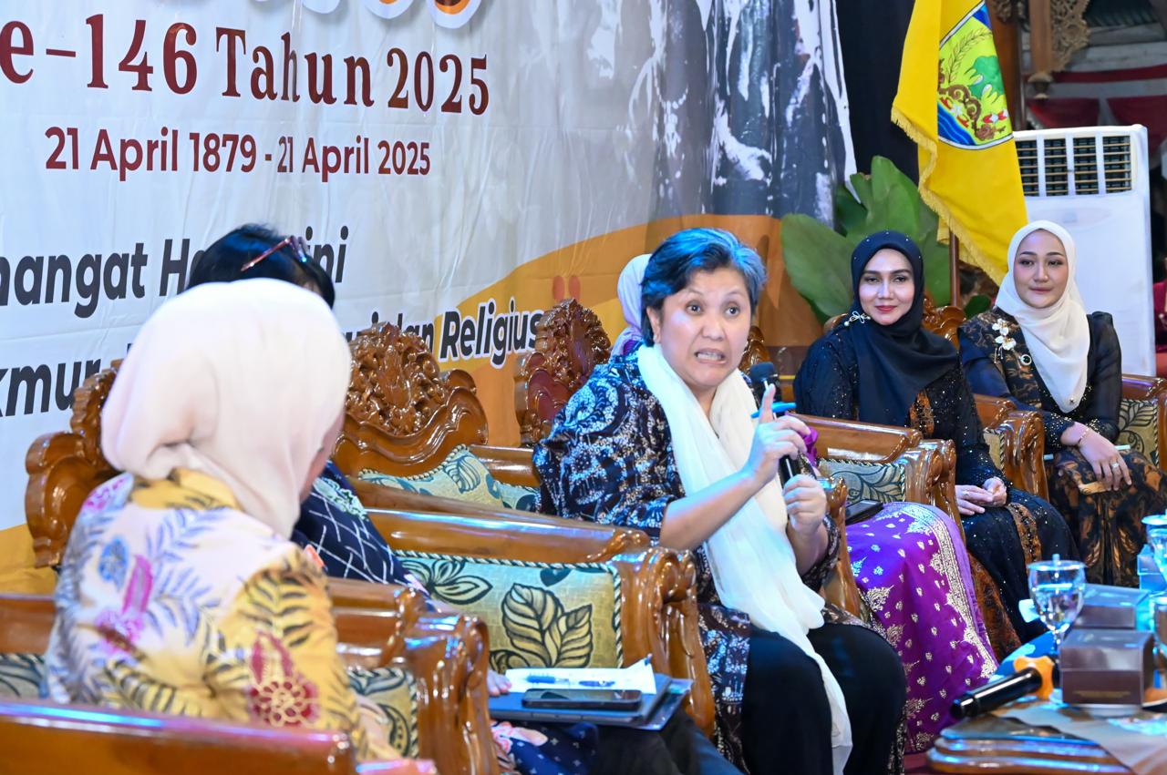 Wakil Ketua MPR RI Lestari Moerdijat memberikan sambutan di acara penyerapan Aspirasi Masyarakat di Kampus&nbsp;Unisnu Jepara, Kamis (24/4).