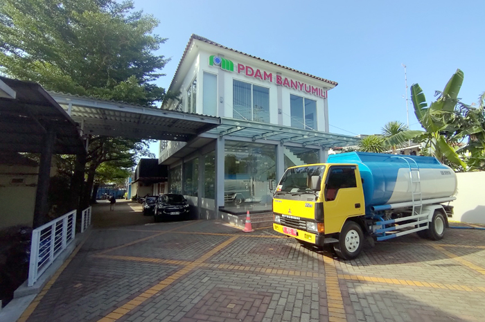 TERUS BERBENAH: PDAM Banyumili Rembang berkontribusi menjadi salah satu BUMD yang telah menyetorkan dividen ke PAD pemda setempat.