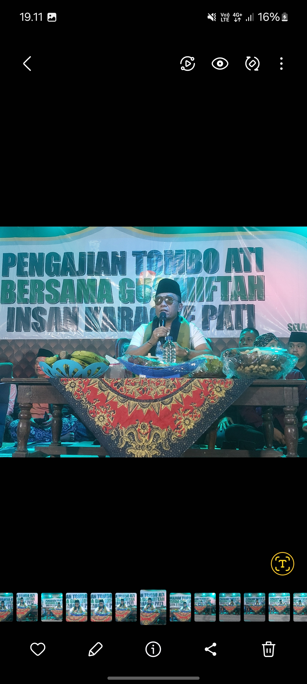 DAKWAH: Gus Miftah mengisi kajian di tempat karaoke Permata Pati pada Selasa (29/4).