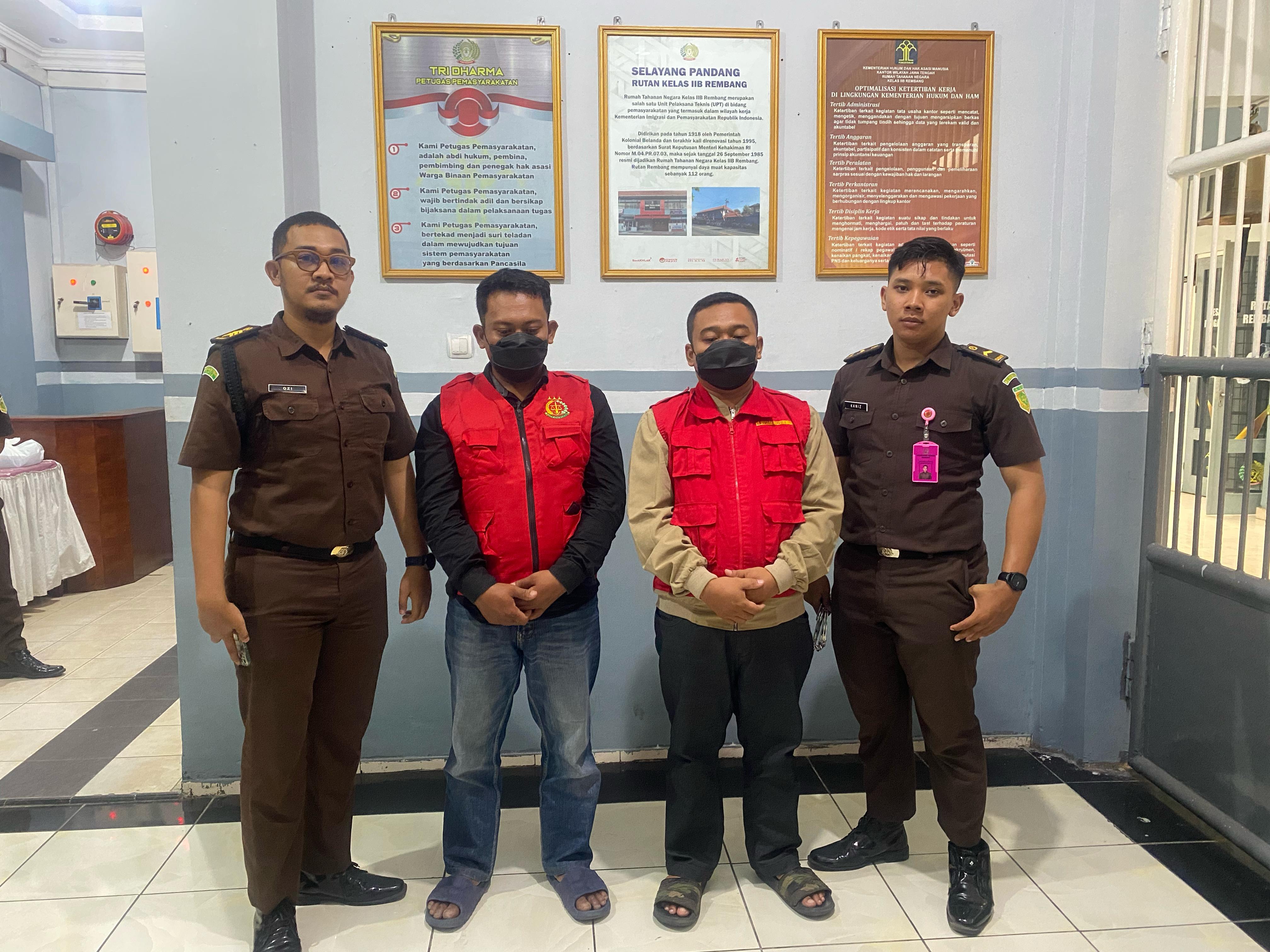 LANGSUNG DITAHAN: Kejari Rembang menetapkan dua tersangka dugaan tindak pidana korupsi dana hibah kandang ayam.