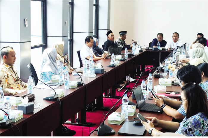 BERI KETERANGAN: Rapat Komisi D DPRD Kudus bersama rumah sakit dan BPJS Kudus kemarin.