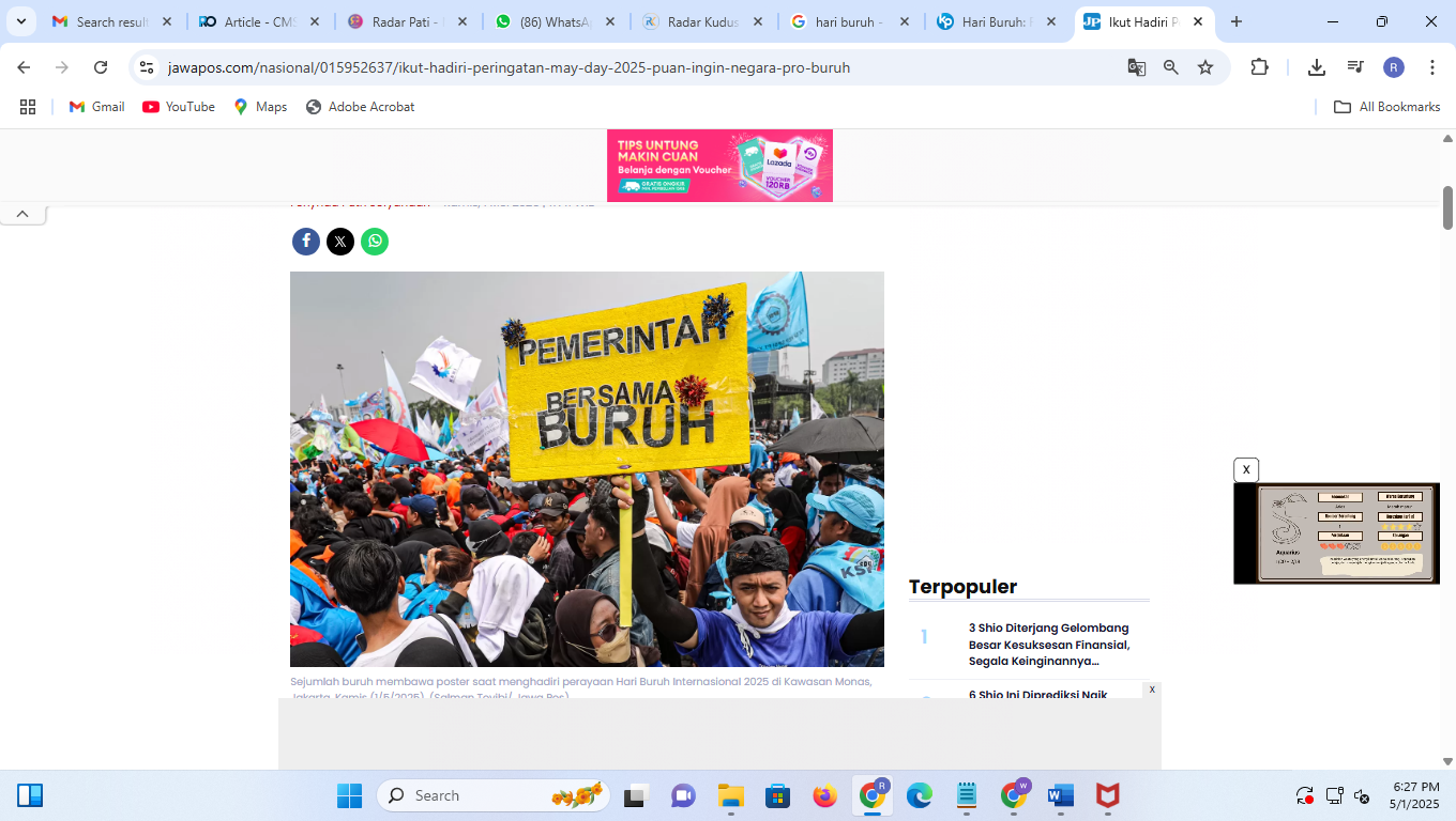 Sejumlah buruh membawa poster saat menghadiri perayaan Hari Buruh Internasional 2025 di Kawasan Monas, Jakarta, Kamis (1/5/2025). (Salman Toyibi/ Jawa Pos)