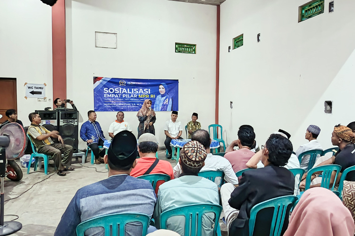 Anggota DPR RI&nbsp;Harmusa Oktaviani saat menggelar sosialisasi di&nbsp;Gedung Serbaguna Ken&rsquo;s Nyode, Rembang.