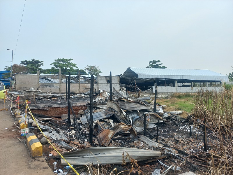 PUING-PUING: Akibat kebakaran, motor ludes terbakar dalam insiden yang terjadi pada di tempat parkir belakang PT. HWI Jepara