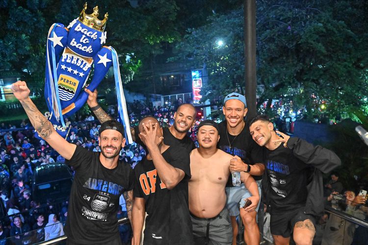Para Pemain Persib dan Fans