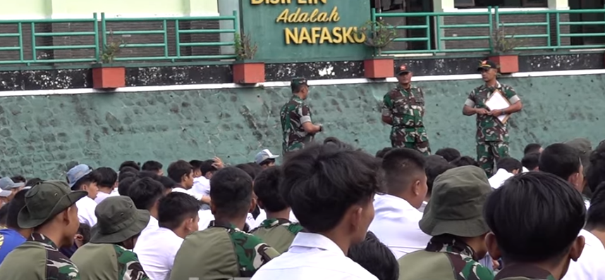PENAMPAKAN KEHIDUPAN SISWA BINAAN DODIK RINDAM 3 SILIWANGI ATAS INISIASI PROGRAM GUBERNUR JAWA BARAT