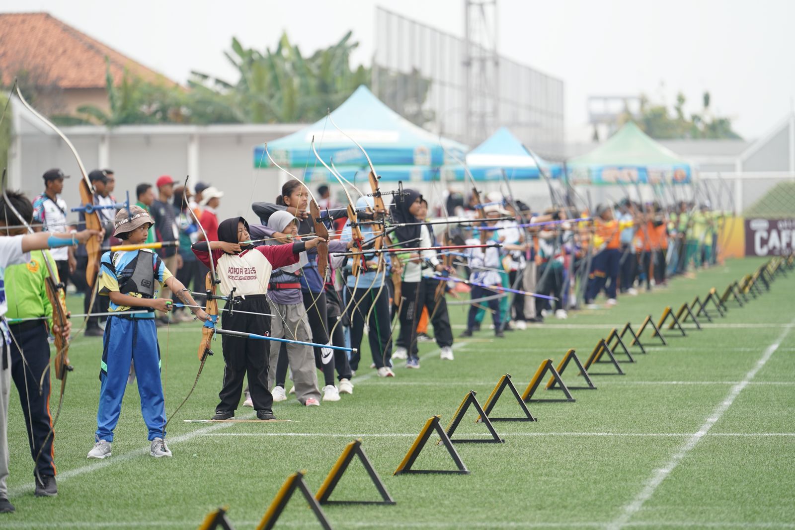 ATLET MUDA: MilkLife Archery Challenge 2025 Seri 1 yang bergulir pada 9 Mei hingga 11 Mei di Supersoccer Arena, Kudus, Jawa Tengah rampung digelar.