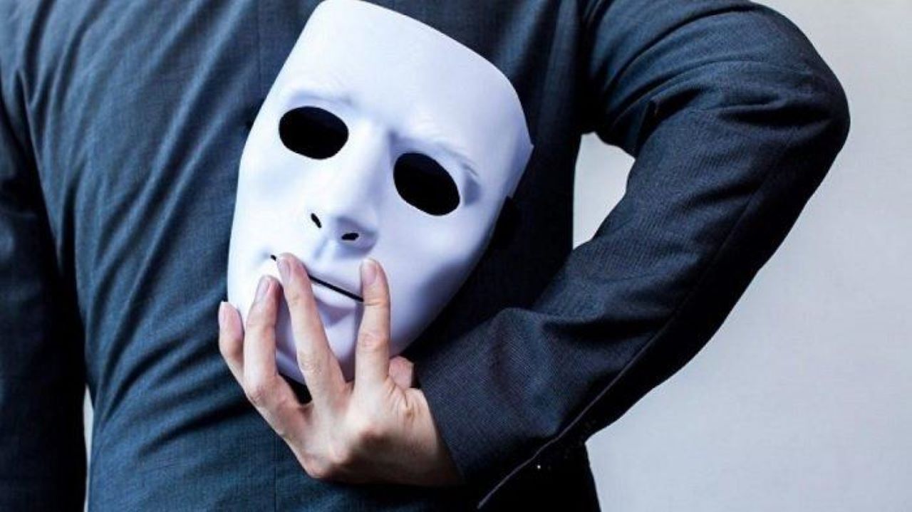 Ilustrasi Orang Bermuka Dua