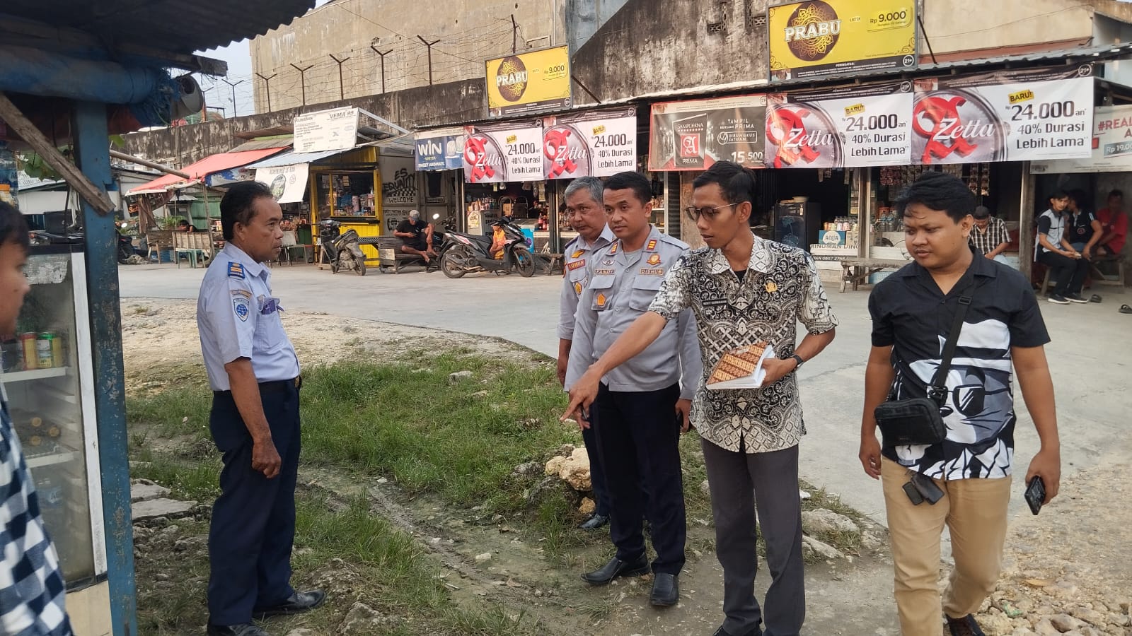 SURVEI: Tim gabungan saat melakukan survei ke sejumlah terminal.