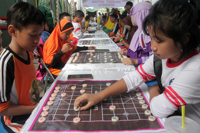 FOKUS: Ratusan peserta mengikuti turnamen perdana catur Xiangqi di Lala Play Games, Perumahan Kavling Nojorono, Kelurahan Mlatinorowito, Kecamatan Kota.