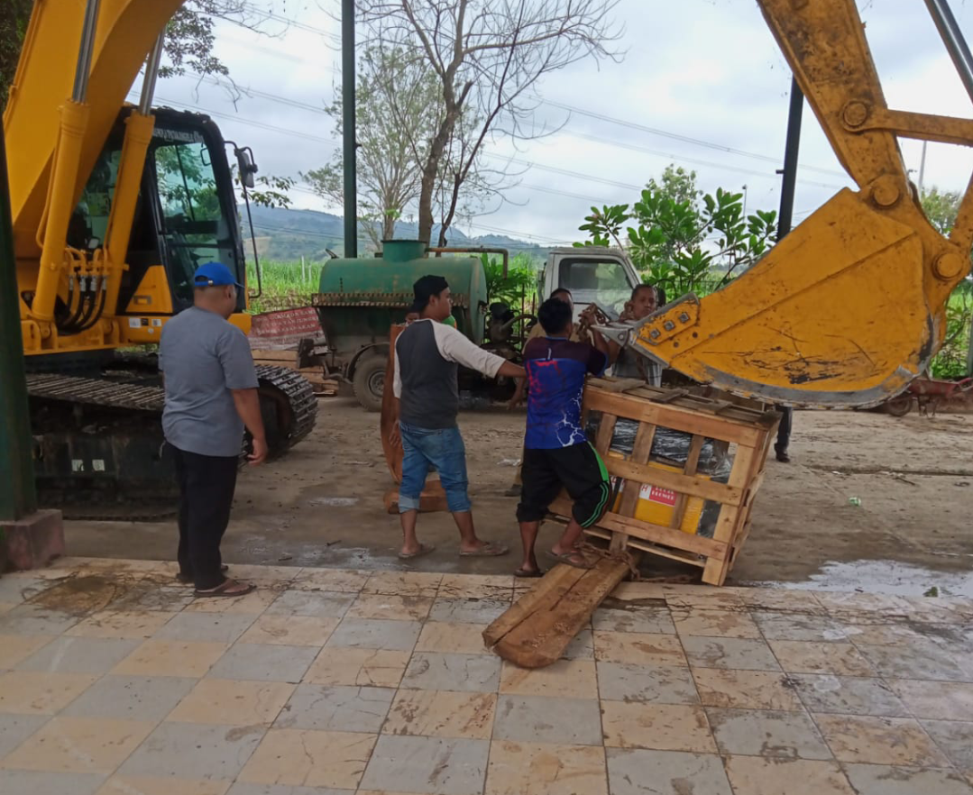 TIBA: Mesin pengolah lindi telah tiba dan menunggu pemasangan, belum lama ini. (ANDIKA TRISNA SAPUTRA/RADAR KUDUS)