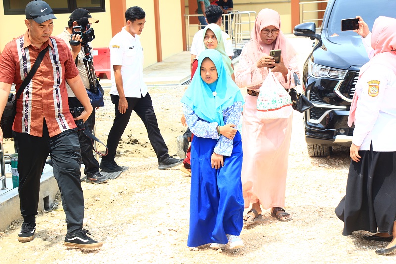 MAKIN NYAMAN: Siswa SLB hendak pulang usai mengikuti peresmian kelas dan gedung baru SLB Lasem beberapa bulan silam.