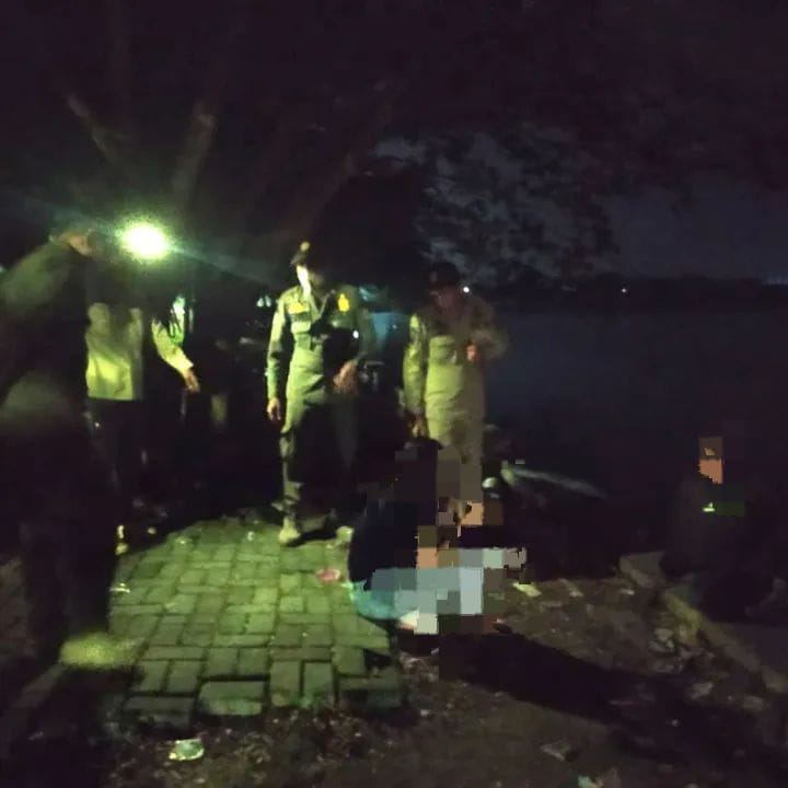 JADI PERBINCANGAN: Potret lokasi embung Rowo Setro ramai diperbincangkan setelah ada dugaan tindak asusila. Satu sisi petugas Satpol PP Rembang melakukan penyisiran, temukan muda-mudi pacaran